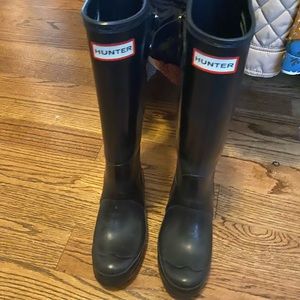 Tall hunter boots